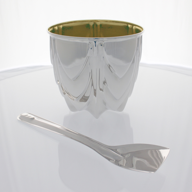 Utopia - 925 Silver. 2018. Bucket: 16cm x 16cm x 15cm. Spade: 26.5cm x 6cm x 2.5cm